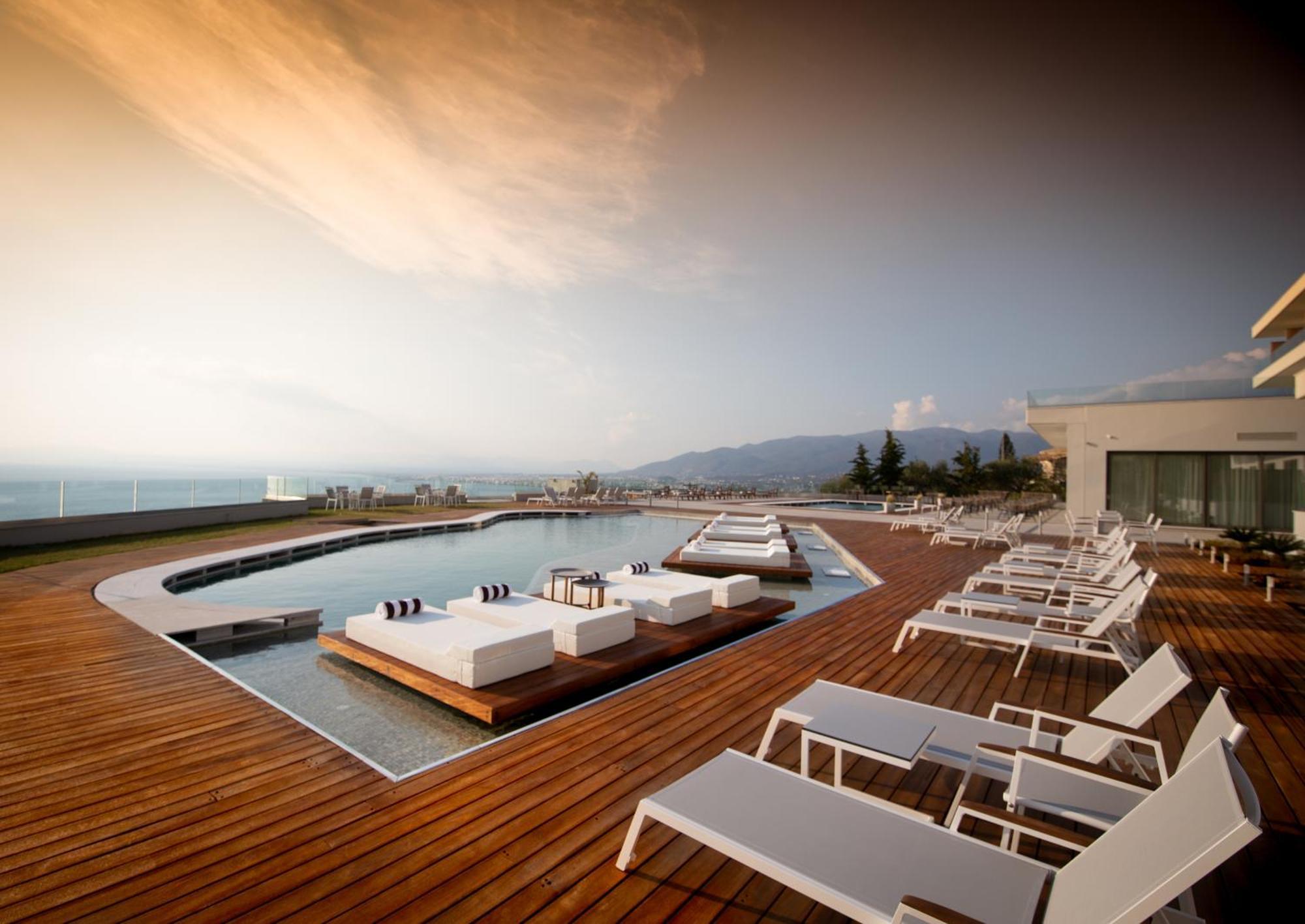 Messinian Icon Hotel & Suites كالاماتا المظهر الخارجي الصورة